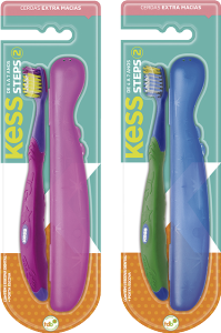 Escova Dental Kess Kit Steps +Estojo Extra Macia Cabo Emborrachado E Capa Cores Sortidas 4 A 7 Anos